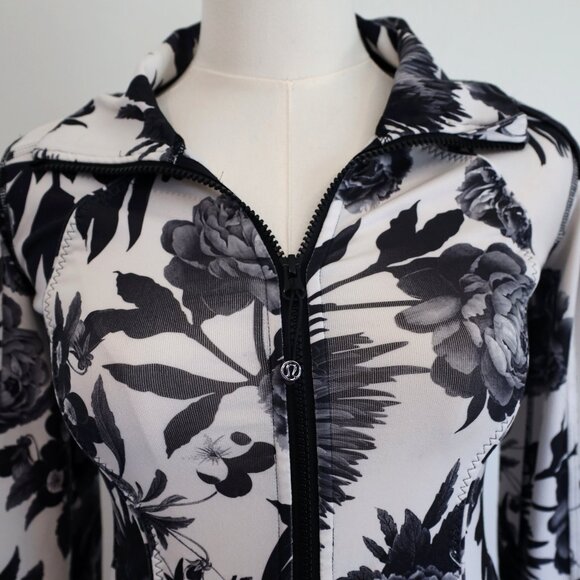 Women's Lululemon Nice Asana Jacket Brisk Bloom Floral Full Zip Black White - Picture 3 of 8